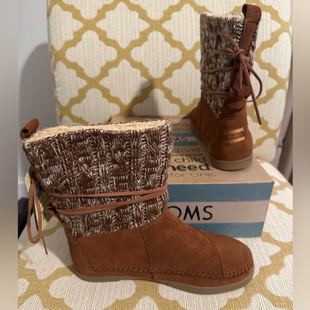 TOMS Nepal Women's Boots, Chestnut Suede, Metallic Cable Knit Top, US Size 7 NEW